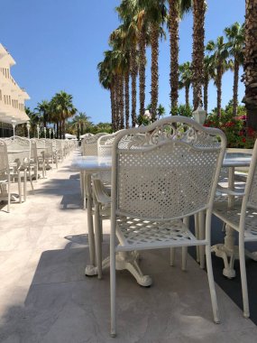 Hindi. Türk Kültürü. Türkiye 'nin manzarası ve doğası. Deniz. Güneşi. Avuçlar. Kumsal. Otel.