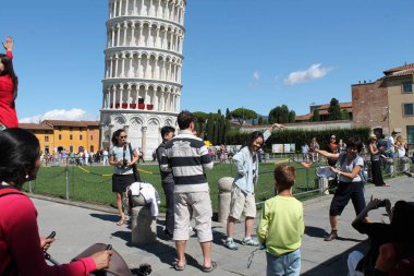 Pisa. İtalya. İtalya Kültürü. İtalya 'nın manzarası ve doğası. Deniz. Güneş..