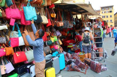 Floransa. İtalya. İtalya Kültürü. İtalya 'nın manzarası ve doğası. Güneş..