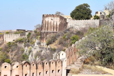 Nahargarh Kalesi 'nden gün batımı manzarası Hindistan' ın Rajasthan kentindeki Jaipur şehrine bakan Aravalli Tepeleri 'nin kıyısında yer alır..