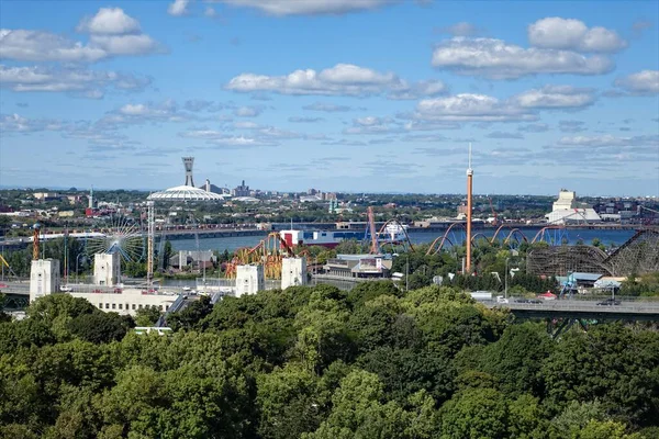 Montreal, Quebec / Kanada - 8 Eylül 2019: Montreal ve Saint Helen adasının manzarası
