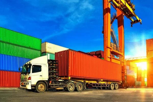 Movimentazione Container Camion Dei Container Prende Container Nel Cortile Logistica — Foto Stock