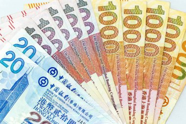 Nakit paralar Hong Kong dolarına çeşitli değerlerde dağıtıldı.