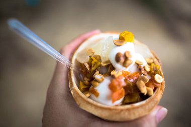 Hat Yai Tayland 'ın sokak yemekleri Hindistan cevizli dondurması.