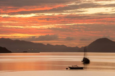 Langkawi Adası 'nın güneyi, Kedah, Malezya' nın güneyine bakan Porto Malai Langkawi 'den deniz manzarası.