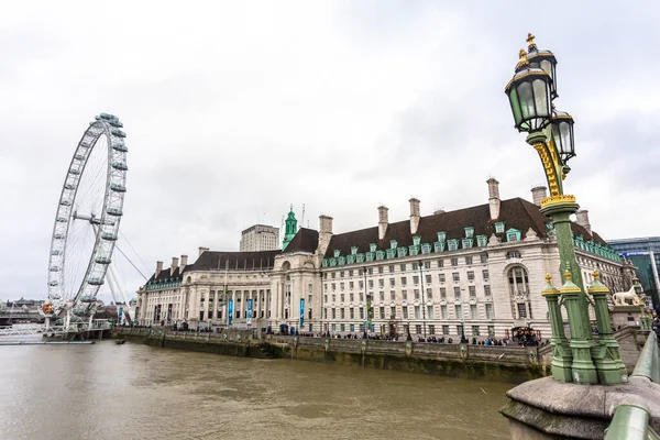 Das London Eye Oder Millennium Wheel Ist Ein Freitragendes Beobachtungsrad — Stockfoto