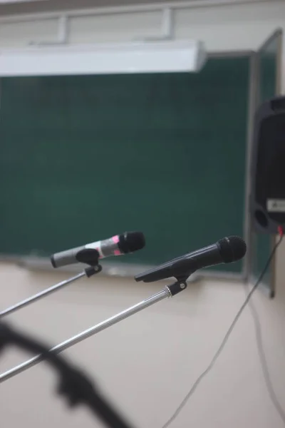 Dois Microfones Microfone Quadro Grande — Fotografia de Stock