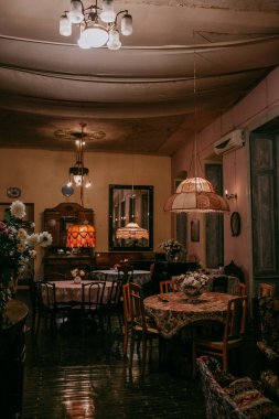  Tiflis 'teki eski güzel iç mekan.