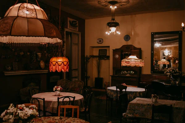  Tiflis 'teki eski güzel iç mekan.