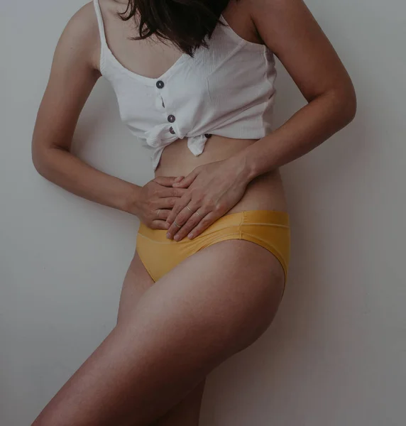 Une Femme Une Douleur Abdominale Inférieure — Photo