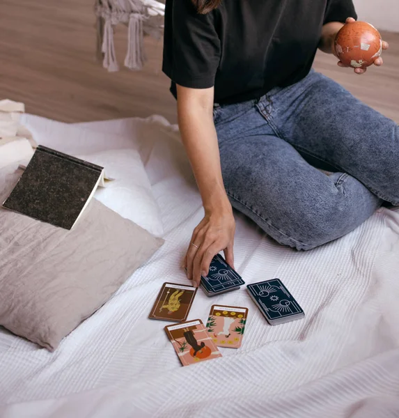 Woman Tarot Cards Hands — Stock Photo, Image