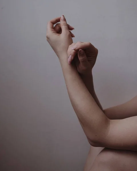 Ręce Kobiety Bez Retuszu — Zdjęcie stockowe