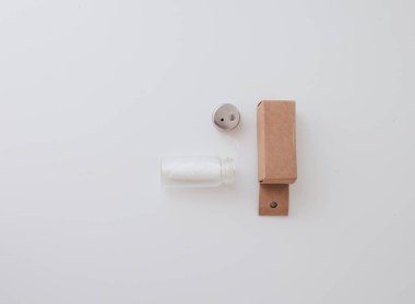 Bambu diş fırçası ve kutulu sıfır atık diş ipi