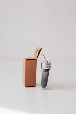 Kutuda sıfır atık diş ipi