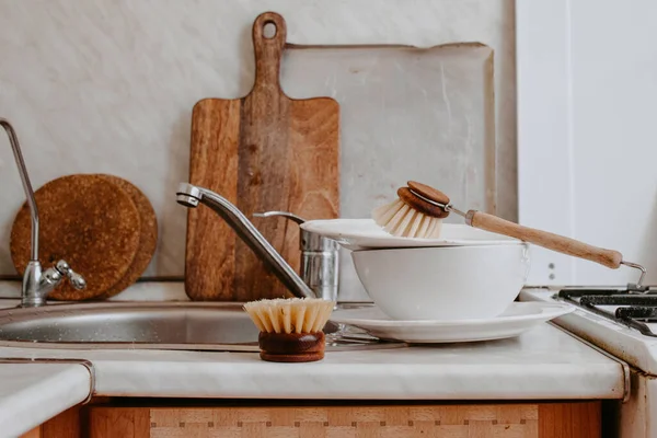 食器洗い用キッチンクリーンなセット — ストック写真