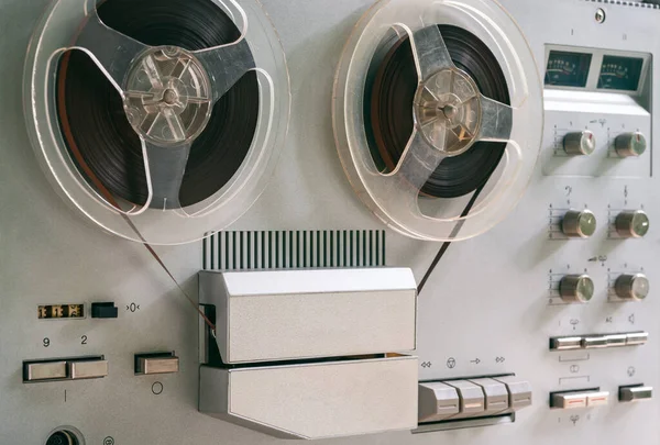 Old Vintage Reel Reel Player Tape Recorder Spools Bobbin Tape — Stock Photo, Image