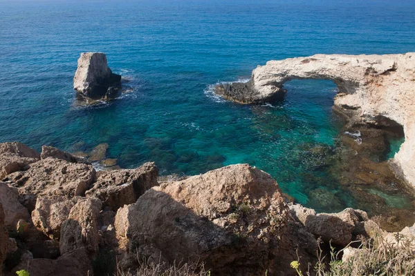 Köprü aşk ya da sevgi köprüsü en güzel turistik Ayia Napa, Kıbrıs'ta yer almaktadır.