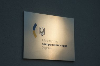 Kyiv / Ukrayna - 12 Haziran 2020: Ukrayna dışişleri bakanlığının kapanış belgesi