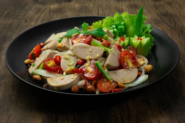 Sebzeli Baharatlı Vietnam Domuz Salatası İyi Lezzetli İştah açıcı Sağlıklı Yiyecek veya Diyet En Popüler Tayland & Vietnam Füzyon Tarzı Sebzeler ve Salatalık Tarzı Dekorasyonu