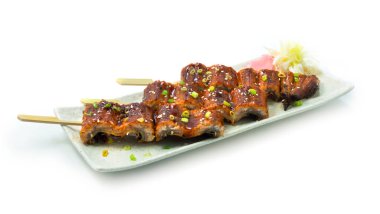 Unagi Don Izgara Yılanbalığı Şiş Lezzetli yemek süsleme zencefil oymalı pırasa oymalı Japon Sebze Füzyon Tarzı