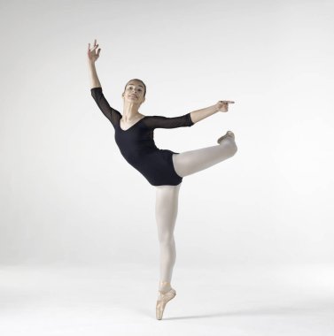 Balerin renkli arka plan ile