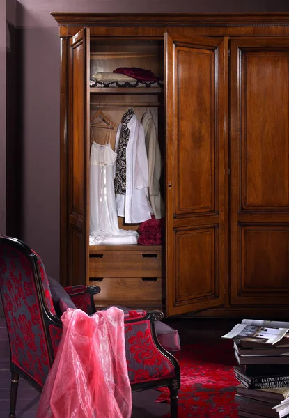 Zimmer Mit Klassischer Garderobe — Stockfoto