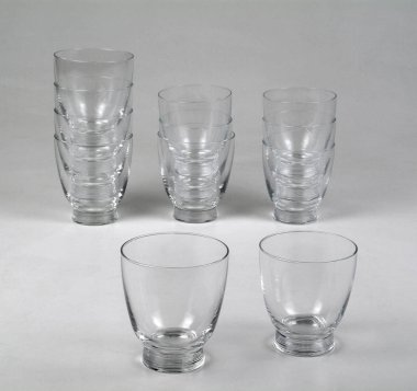 Natürmort şeffaf gözlük dizi ile