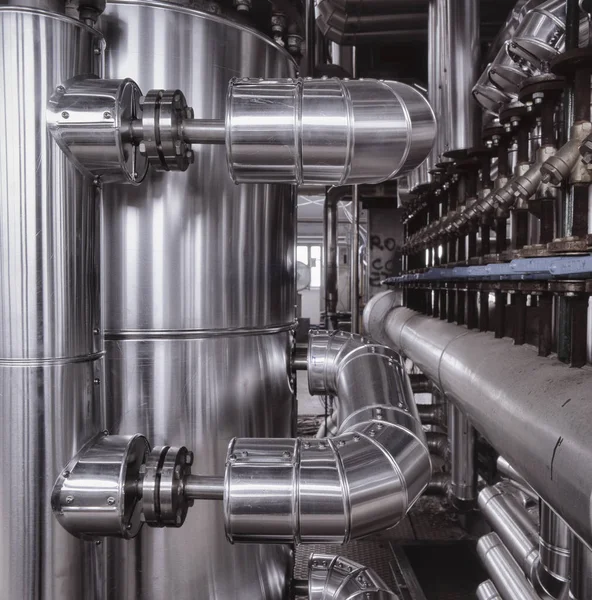 Endüstriyel boru ve boru hatları