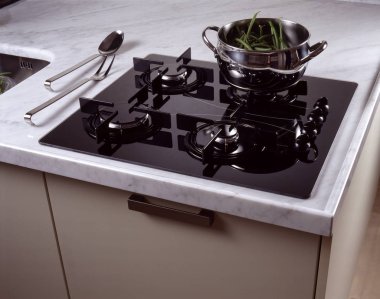 Tencere ve kepçe ile Ocak