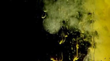 Düşen renklerle soyut arka plan