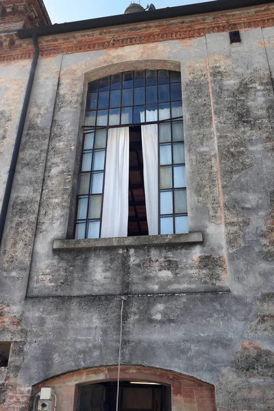 Vieille Fenêtre Fer Ancien Bâtiment — Photo