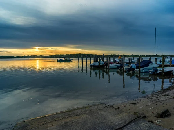 Lagunenlandschaft Morgengrauen Mit Fischerbooten — Stockfoto