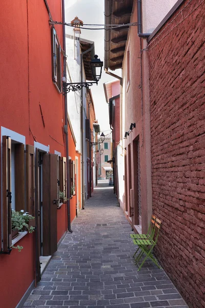 Steeg Tussen Huizen Van Een Badplaats — Stockfoto