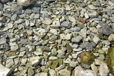 Nehir yatağında taş dokusu