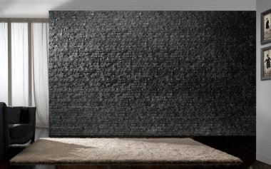 Kanepeli bir odanın tek bir fotoğrafı.