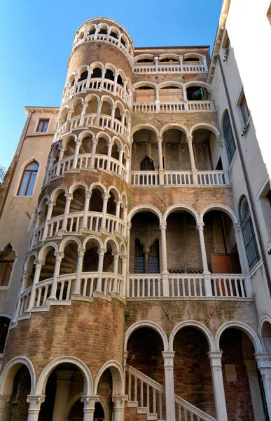 Scalinata Del Bovolo Historická Budova Benátkách — Stock fotografie