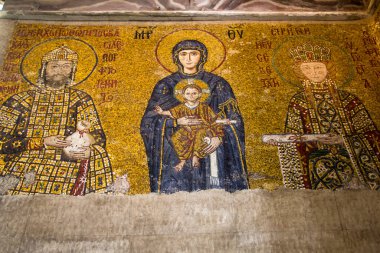 İSTANBUL, TURKEY - 23 Nisan 2016; Ayasofya eski bir Rum Ortodoks Hıristiyan ataerkil bazilikası (kilise), daha sonra bir imparatorluk camisi ve şimdi de İstanbul, Türkiye 'de bir müze..