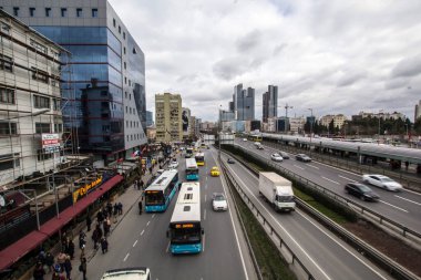 İstanbul, Türkiye - 11 Şubat 2017: İstanbul 'da trafik Mecidiyekoy' u yok.