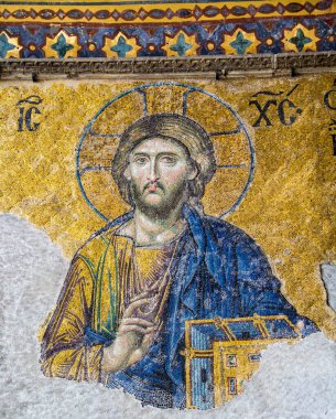 İSTANBUL, TURKEY - 23 Nisan 2016; Ayasofya eski bir Rum Ortodoks Hıristiyan ataerkil bazilikası (kilise), daha sonra bir imparatorluk camisi ve şimdi de İstanbul, Türkiye 'de bir müze..