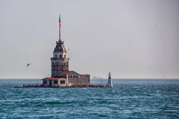 İstanbul, Türkiye 'de Bakire Kulesi (Leander' s Tower)