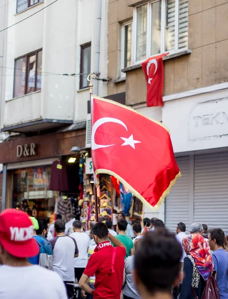 İSTANBUL, TURKEY-AĞUSTOS 7: Milyonlarca insan, 7 Ağustos 2016 tarihinde 15 Temmuz darbe girişimini protesto etmek amacıyla İstanbul Yenikapi bölgesindeki bir toplantı yerinde toplandı..