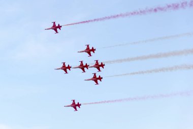 YENIKAPI-ISTANBUL, TURKEY - 29 Mayıs; Türk Yıldızları (Türk Yıldizileri) Hava Kuvvetleri 'nin ve Türkiye' nin ulusal akrobasi takımının akrobatik gösteri ekibidir..