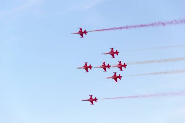 YENIKAPI-ISTANBUL, TURKEY - 29 Mayıs; Türk Yıldızları (Türk Yıldizileri) Hava Kuvvetleri 'nin ve Türkiye' nin ulusal akrobasi takımının akrobatik gösteri ekibidir..