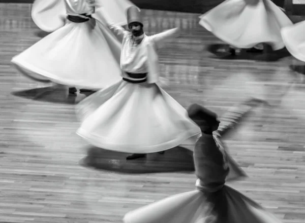 Konya Turkey Július 2015 Whiriling Dervisek Végre Vallási Tánc Szertartás — Stock Fotó