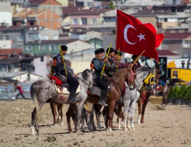 İSTANBUL, TURKEY - 13 Mayıs 2017: Etnospor Kültür Festivali Yenikapi, İstanbul, Türkiye 'deki eski Osmanlı Türkçesi kültürel etkinlikleri hakkında.