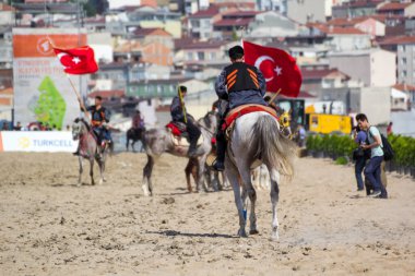 İSTANBUL, TURKEY - 13 Mayıs 2017: Etnospor Kültür Festivali Yenikapi, İstanbul, Türkiye 'deki eski Osmanlı Türkçesi kültürel etkinlikleri hakkında.