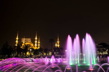 Ayasofya (Ayasofya) ve Sultan Ahmet Parkı 'ndan çeşme manzarası, İstanbul, Türkiye