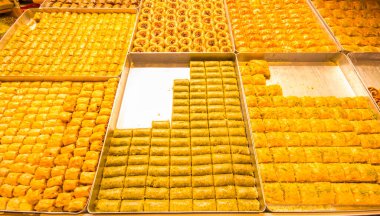 tepside tatlı yemek baklavası