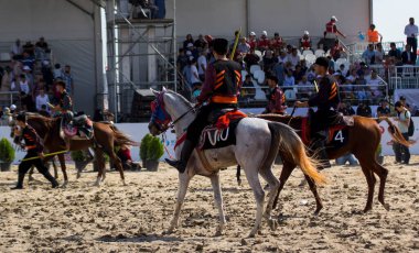 İSTANBUL, TURKEY - 13 Mayıs 2017: Etnospor Kültür Festivali Yenikapi, İstanbul, Türkiye 'deki eski Osmanlı Türkçesi kültürel etkinlikleri hakkında.