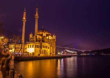 Ortakoy camisi ve Boğaz köprüsü, İstanbul, Türkiye